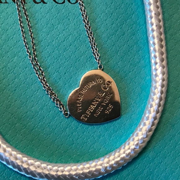Tiffany & Co. RTT small heart tag necklace - 16 inch length - Picture 5 of 11